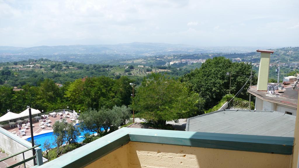 Hotel L'Ulivo Mirabella Eclano Kültér fotó