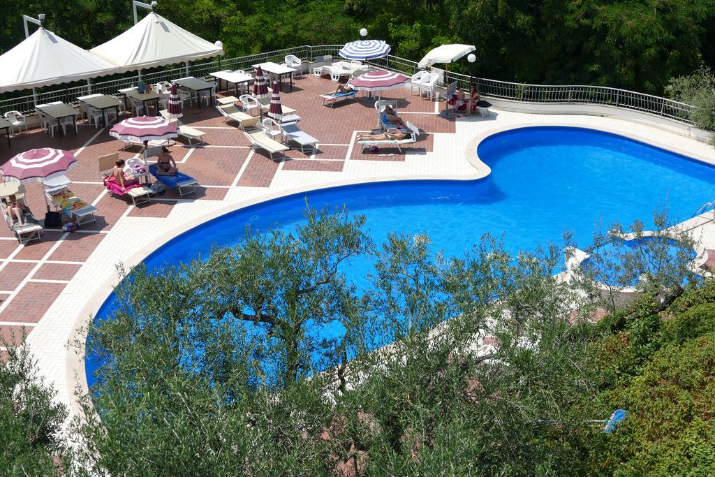 Hotel L'Ulivo Mirabella Eclano Kültér fotó